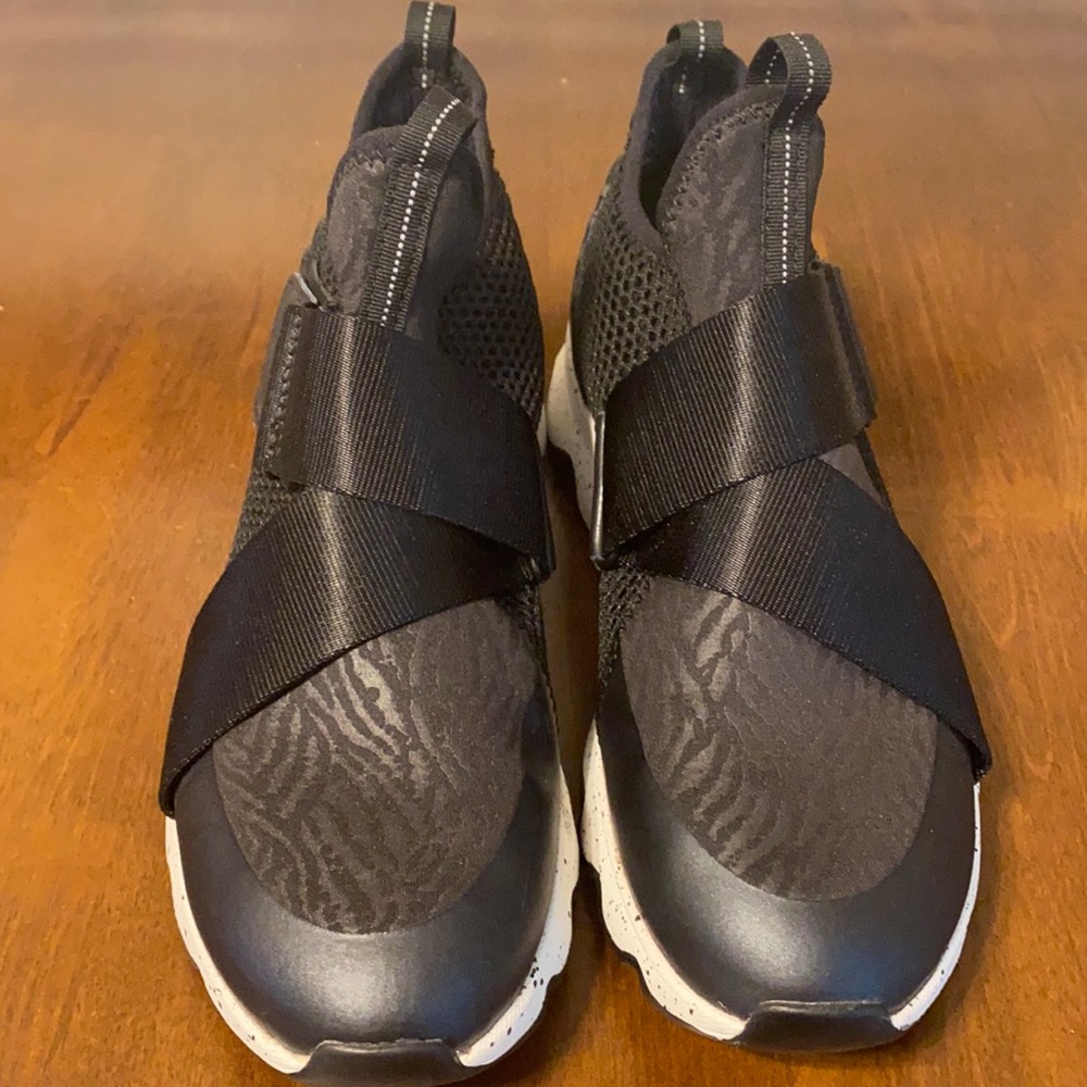 Kinetic sneakers from Sorel, size 8